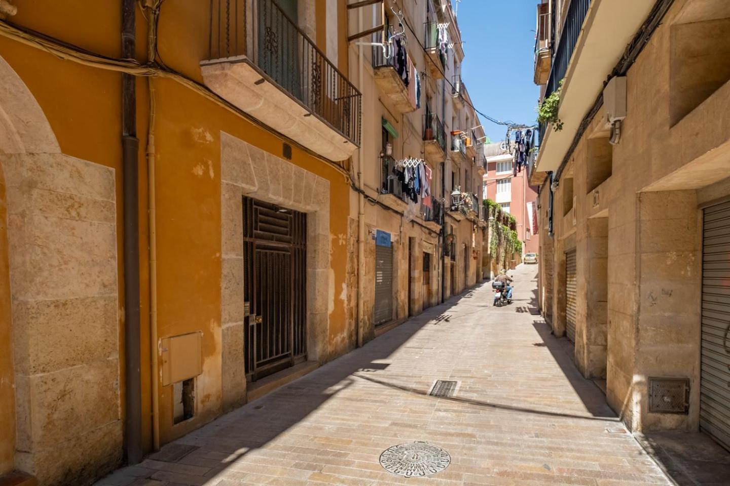 Apartamento En El Corazon De Tarragona. Planta Baja Con Patio. Exterior photo