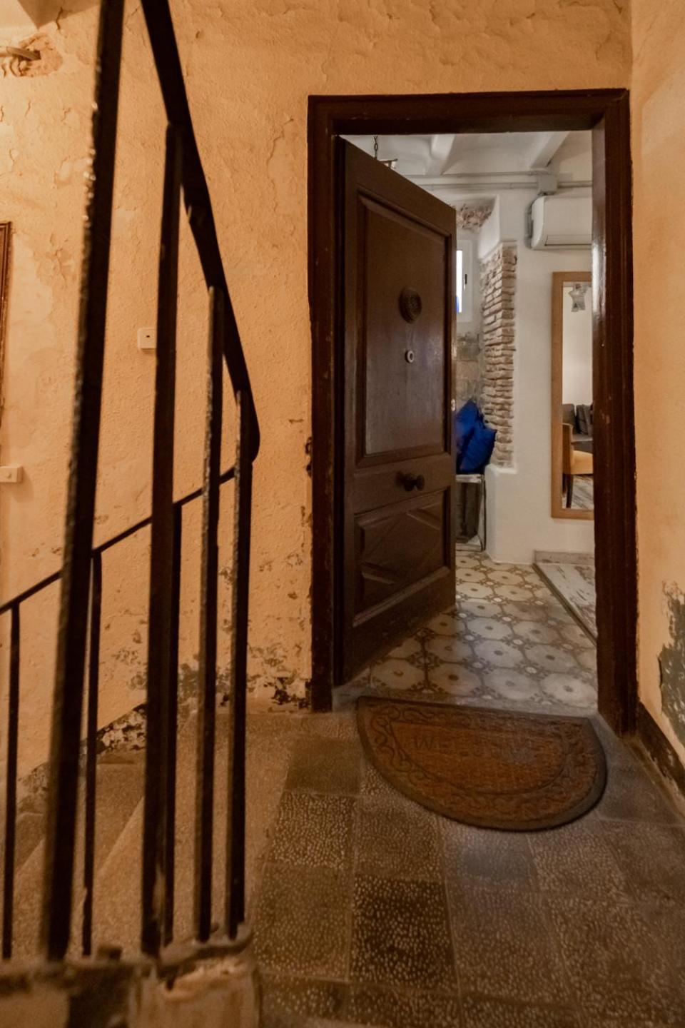 Apartamento En El Corazon De Tarragona. Planta Baja Con Patio. Exterior photo